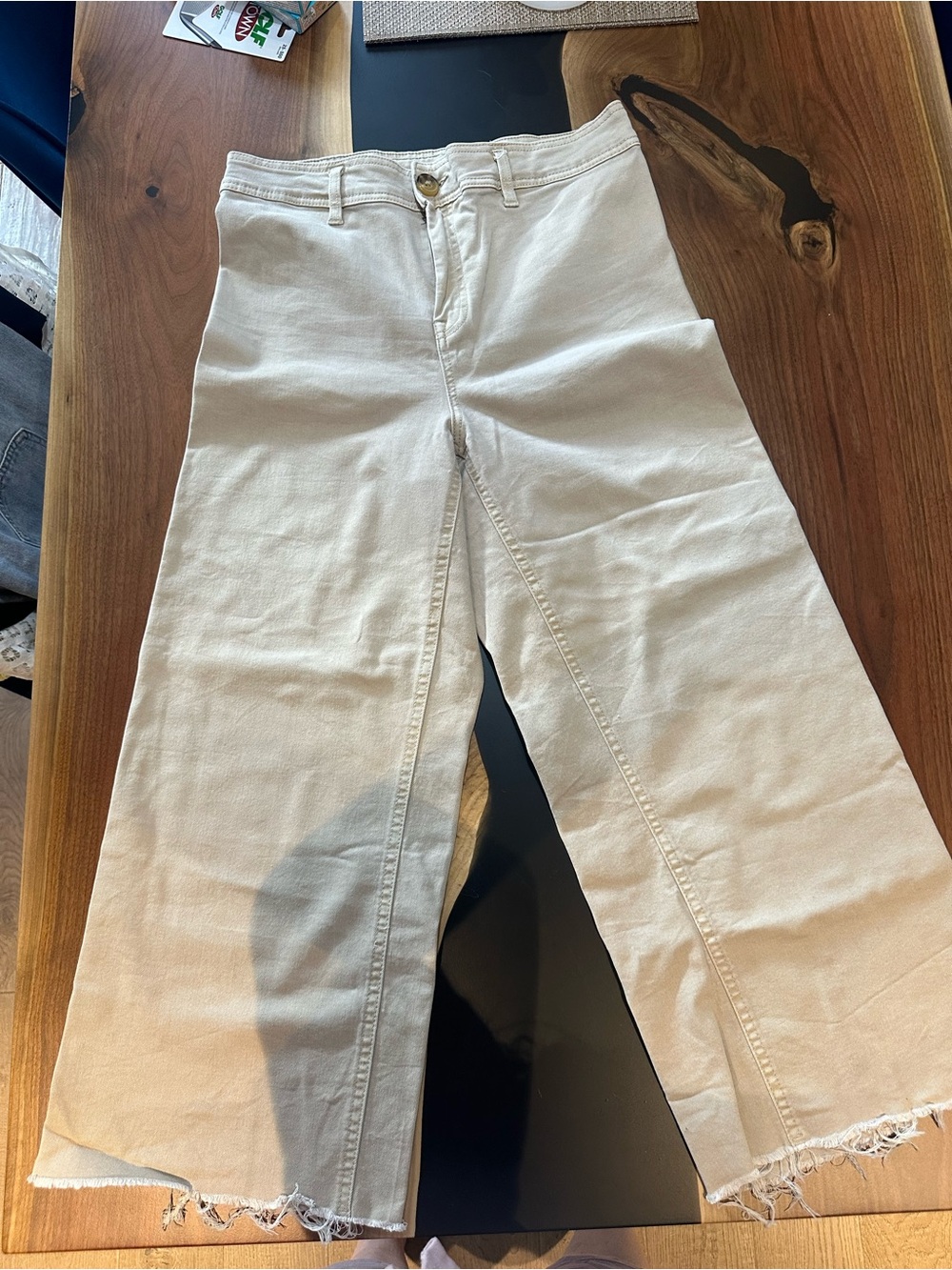 Women’s Cream Wide-Leg Crop Jeans
